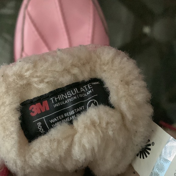 UGG BUTTE II PATENT TRUCKEE WATERPROOF LEATHER BOOTS - Picture 11 of 16